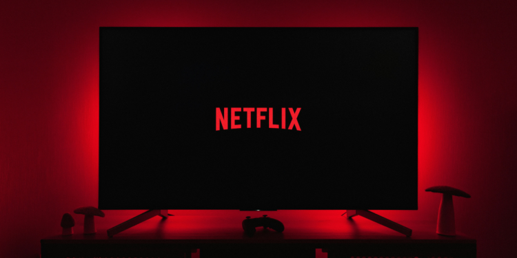 Por que Netflix continua sendo a número 1 mesmo aumentando planos?