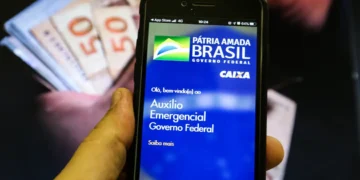 Mais de 150 mil pessoas não deveriam ter recebido Auxílio Emergencial - Imagem: Marcello Casal Jr/Agência Brasil