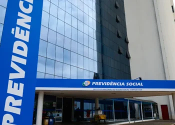 3 alertas para quem recebe auxílio-doença, aposentadoria e BPC - Imagem: Marcello Casal Jr/Agência Brasil