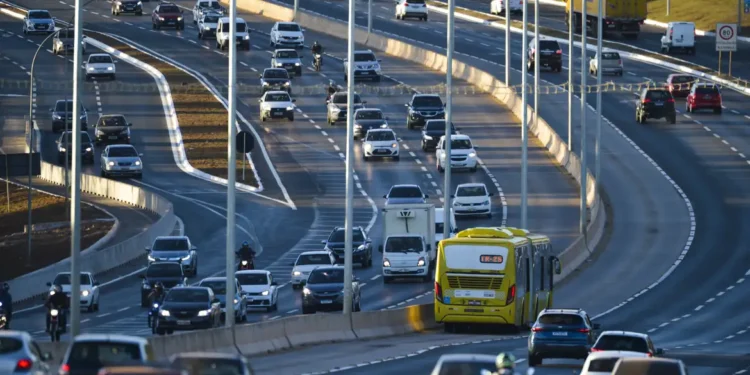 Carros e motos vão ser obrigados a trocar as placas - Foto: Marcello Casal Jr/Agência Brasil