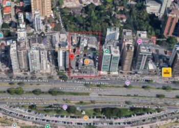Avenida Beira-Mar Norte, em Florianópolis (Foto: Google Earth, Reprodução)