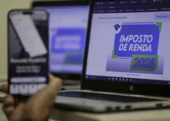 Restam 60 dias para quem é obrigado a declarar Imposto de Renda - Imagem: Joédson Alves/Agência Brasil