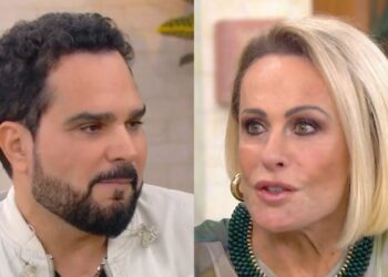 Luciano Camargo precisou enxugar as lágrimas em Mais Você - Imagem: Reprodução/TV Globo