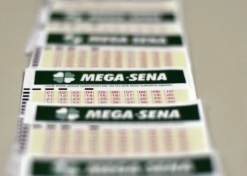 Alerta para quem tem costume de jogar na Mega-Sena e na Lotofácil - Imagem: Marcello Casal Jr./Agência Brasil