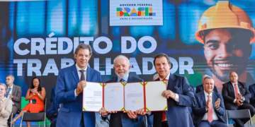 Lula anuncia programa que facilita crédito consignado para trabalhadores do setor privado. — Foto: Ricardo Stuckert/ Presidência da República