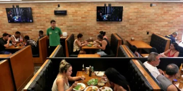 Rede de fast food decreta falência após demissão em massa - Foto: Tânia Rêgo/Agência Brasil
