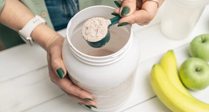 Proteína antes de dormir é bom para quem quer aumentar a massa muscular? - Foto: Reprodução/Getty Images