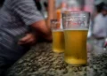 Consumo de álcool está diminuindo e bares podem sofrer com isso - Foto: Marcelo Camargo/Agência Brasil