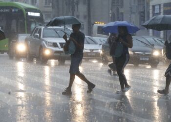Quase 4 mil cidades vão sofrer com chuvas muito fortes - Imagem: Paulo Pinto/Agência Brasil