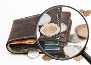 Golpistas fizeram empréstimos de mais de R$ 27 mil em nome de idoso - Imagem: Pixabay