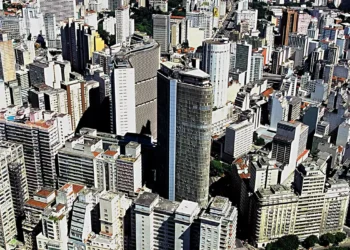 Prédios em São Paulo entortam um centímetro ao ano - Imagem: Agência Brasil/Antonio Milena