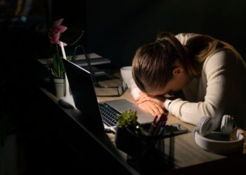 Nível de burnout pode ser medido com o avanço da internet
