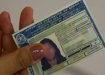 Renovação da CNH: pessoas não estão conseguindo realizar processo - Imagem: Marcello Casal jr/Agência Brasil