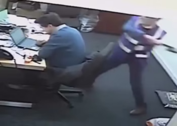 Vice de colégio é atacado por diretor por dividirem a mesma amante - Foto: Reprodução/X
