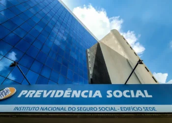 Idosos que NÃO vão receber o 13º do INSS - Imagem: Rafa Neddermeyer/Agência Brasil
