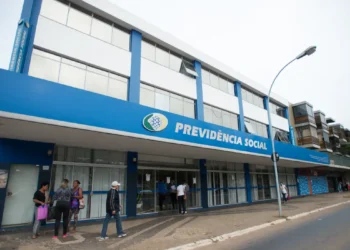 Cuidado com as surpresas no INSS ou pode ficar sem aposentadoria - Imagem: Marcelo Camargo/Agência Brasil
