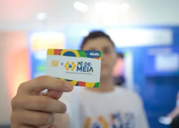Documento mostra que Pé-de-Meia está custando R$ 5,1 bilhões - Imagem: MEC/Divulgação