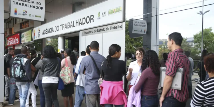 Precisa do seguro-desemprego? Saiba como solicitar - Foto: José Cruz/Agência Brasil