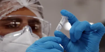 O que deve ser feito após entrar em contato com a meningite bacteriana? - Foto: Peter Ilicciev/Fiocruz