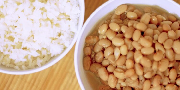 Toneladas de arroz e feijão são apreendidos por irregularidades - Imagem: Pixabay