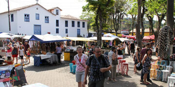 O paraíso do artesanato recebe turistas de todos os lugares - Imagem: Prefeitura de Embu das Artes