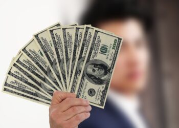 Bilionários ficaram US$ 2 trilhões mais ricos que ano passado - Imagem: Pixabay