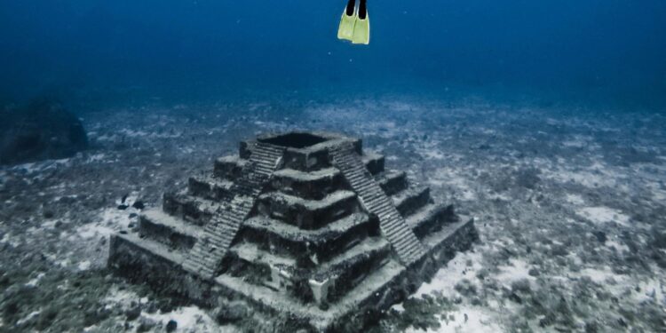 Monumento Yonaguni, descoberto no fundo do mar - Imagem: Divulgação