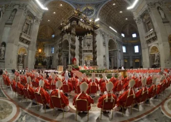 Cardeais na missa na Basílica de São Pedro antes do iní­cio do conclave em 12 de março de 2013. Foto: Gabriel BOUYS/ AFP/Reprodução
