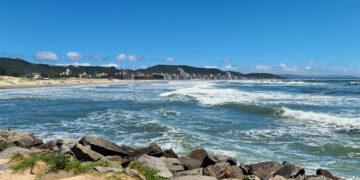 Praia de Laguna, Santa Catarina - Reprodução