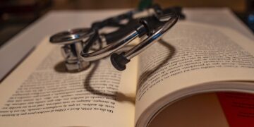 Estudantes de medicina podem passar por uma 'OAB dos médicos' - Imagem: Pixabay