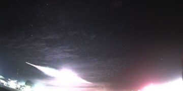 Céu de Santa Catarina é iluminado por meteoro e moradores ficam surpresos - Imagem: Reprodução/Jocimar Justino