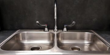 Sua pia de inox vai ficar brilhando com essa dica milenar - Imagem: Pixabay