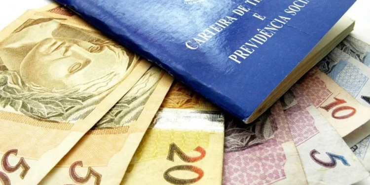 Salário mínimo aumenta em 7,5% em 2025 - Imagem: Agência Brasil