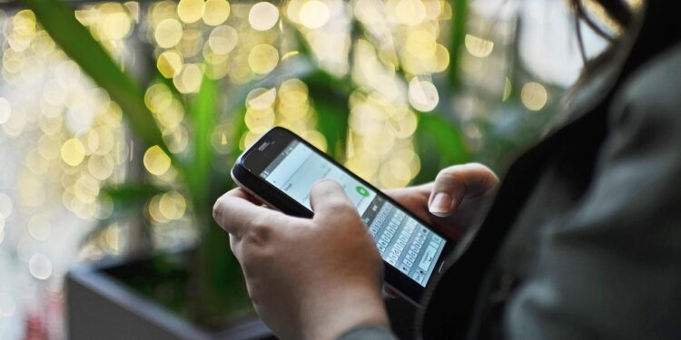 Está for de casa? Sempre deixe seu Wi-Fi do celular desligado - Imagem: Pixabay