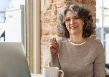 Pessoas de 50, 53, 56 anos ou mais fazem parte da economia prateada; entenda