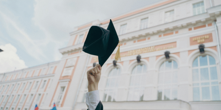 Diplomas que conseguem trabalho rápido (não é Direito, nem Medicina)