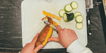 Comer frutas e vegetais com casca pode causar riscos