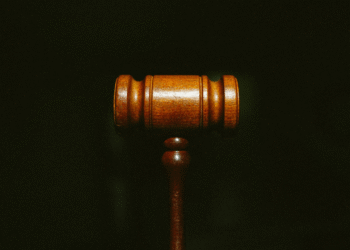 Condições urbanas influenciam crenças de adolescentes sobre justiça