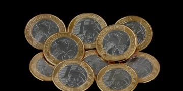 Brasileiros com moeda de 1 real recebem alerta do Banco Central - Imagem: Raphael Ribeiro/Banco Central
