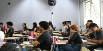 Concurso público com salários de até R$ 6,6 mil é publicado - Foto:  Rovena Rosa/Agência Brasil