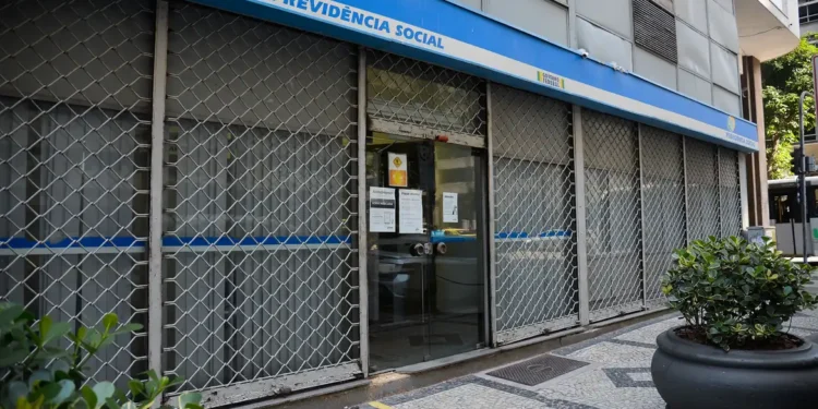 Governo irá analisar projeto para ressarcir aposentados do INSS - Imagem: Tomaz Silva/Agência Brasil