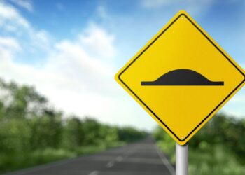 Regras atualizadas de lombadas para todos motoristas - Imagem: Pixabay