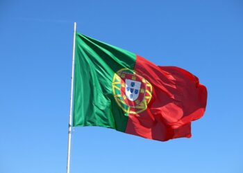 Portugal está notificando milhares de imigrantes - Imagem: Pixabay