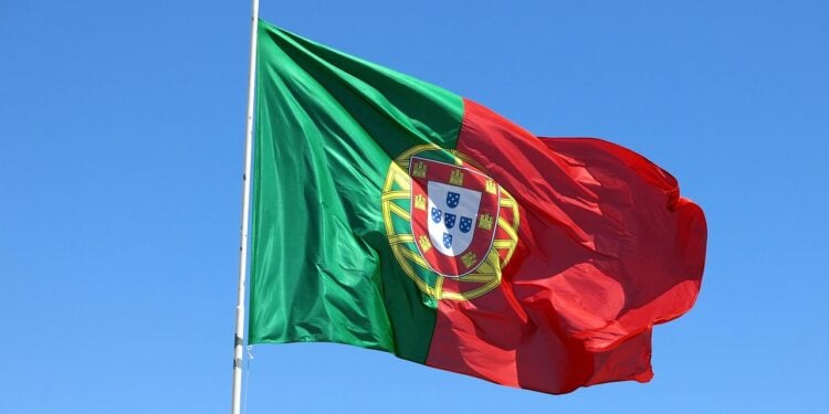 Portugal está notificando milhares de imigrantes - Imagem: Pixabay