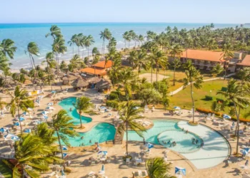 Resorts com tudo incluso a partir de R$ 581 por pessoa - Foto: Salinas Maragogi/Divulgação