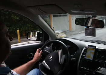 Você vai pagar multa de R$ 350 ao Uber sem saber o motivo - Imagem: Rovena Rosa/Agência Brasil