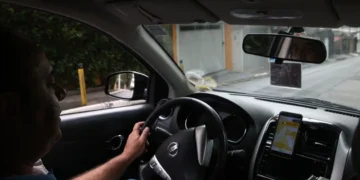 Você vai pagar multa de R$ 350 ao Uber sem saber o motivo - Imagem: Rovena Rosa/Agência Brasil