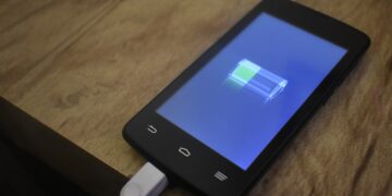 Existem aplicativos que acabam com a bateria do seu celular - Imagem: Pixabay