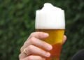 Tomar cerveja sem álcool pode dar multa de R$ 2.934,70 - Imagem: Pixabay