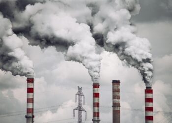 Jornal diz que empresas poluidoras recebem dinheiro de combate à crise climática - Imagem: Pixabay